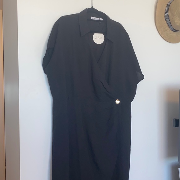SALE ✨ Atmos&Here Iconic Brand Black midi wrap around button dress size 24 NWT - Picture 2 of 9